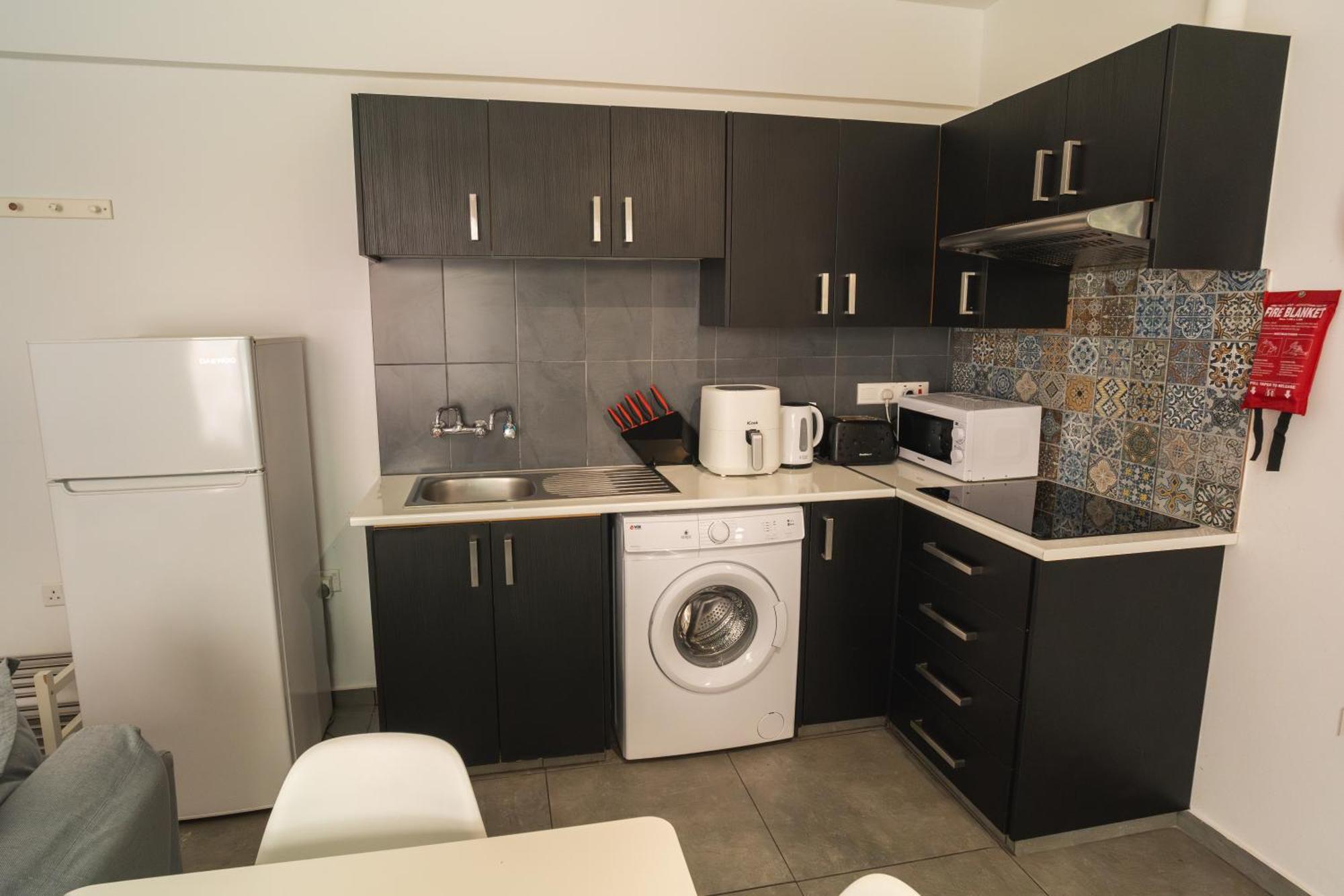 Apartamento Kave Blue Mackenzie 1 Bdr Flat With Pool Lárnaca Exterior foto