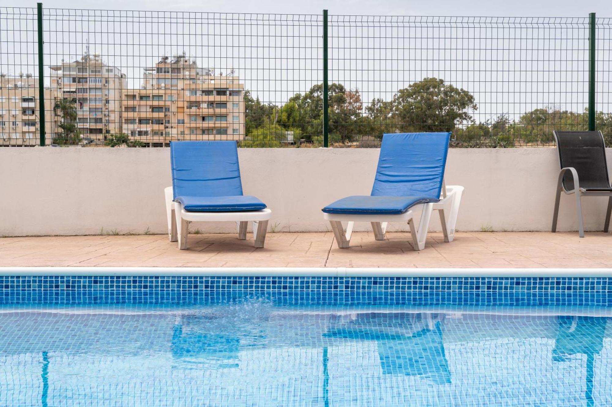 Apartamento Kave Blue Mackenzie 1 Bdr Flat With Pool Lárnaca Exterior foto